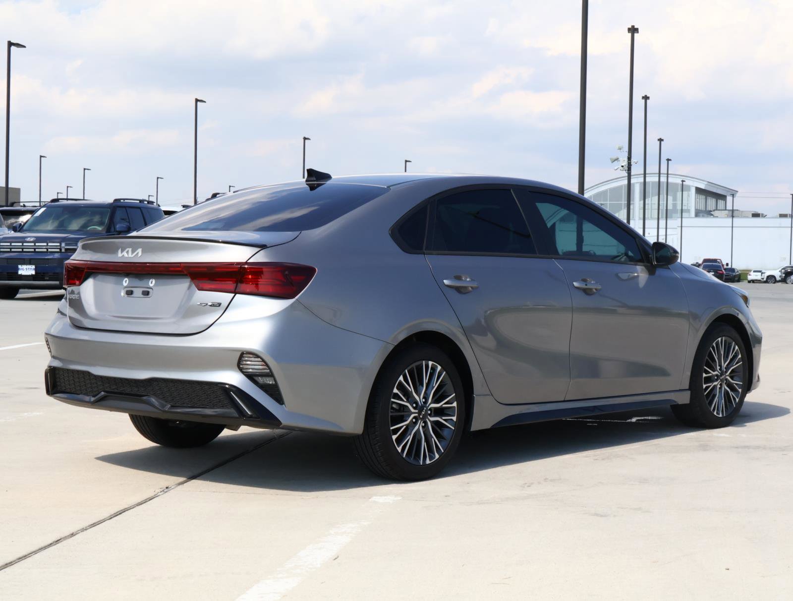 2023 Kia Forte GT-Line photo 4