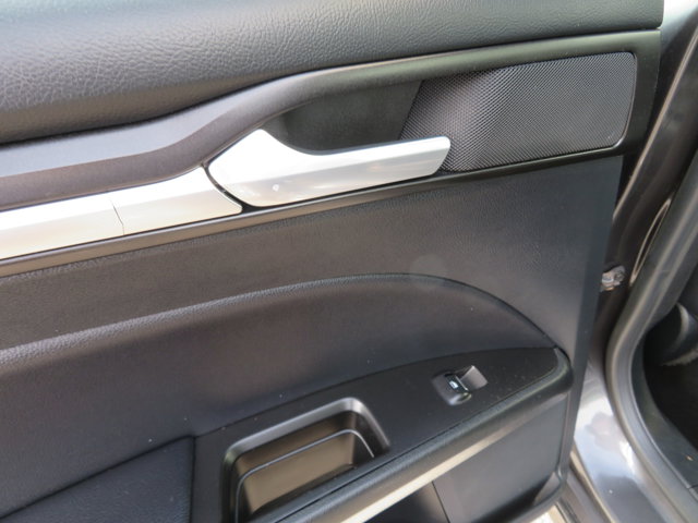 2020 Ford Fusion Titanium photo 17