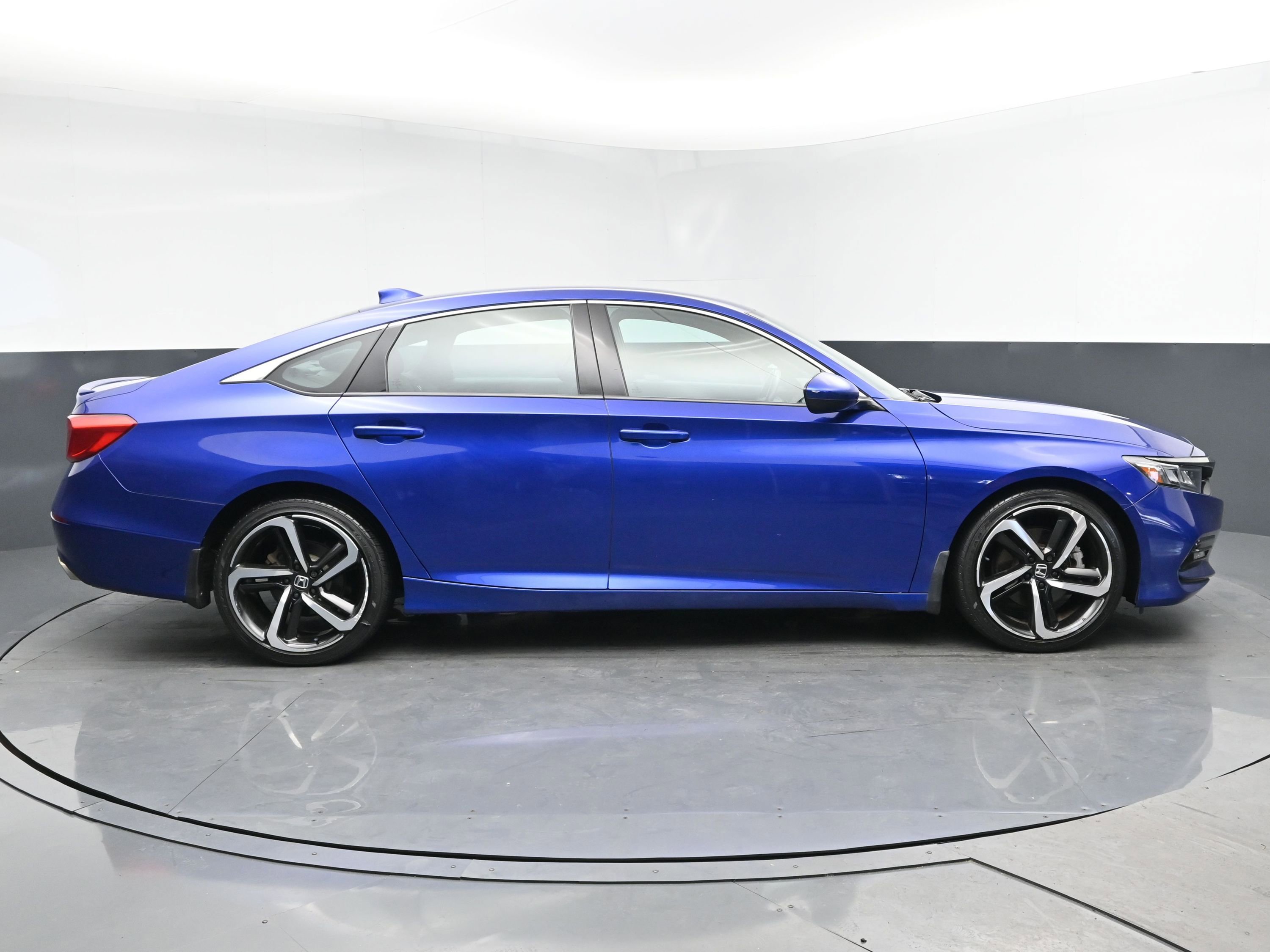 2020 Honda Accord Sport photo 3