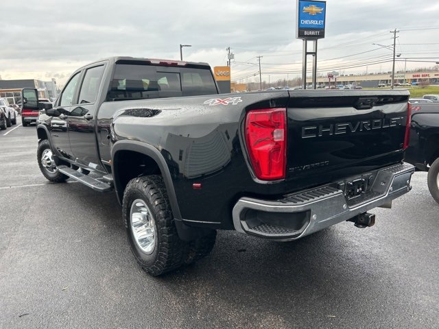 2025 Chevrolet Silverado 3500HD LT photo 4