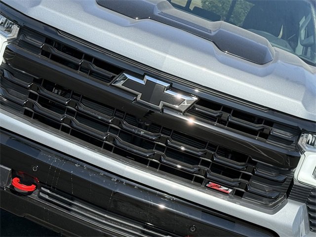 2026 Chevrolet Silverado 1500 LT photo 3