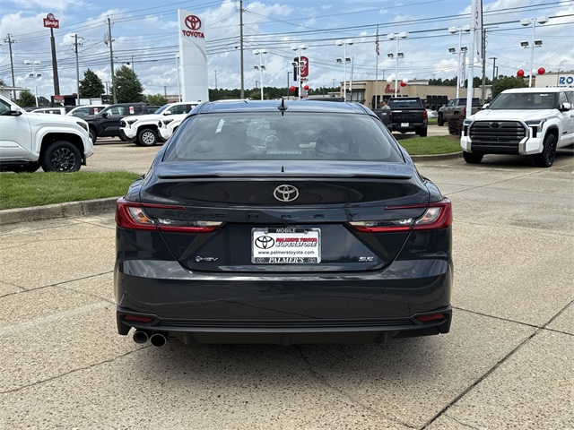 2025 Toyota Camry SE photo 4