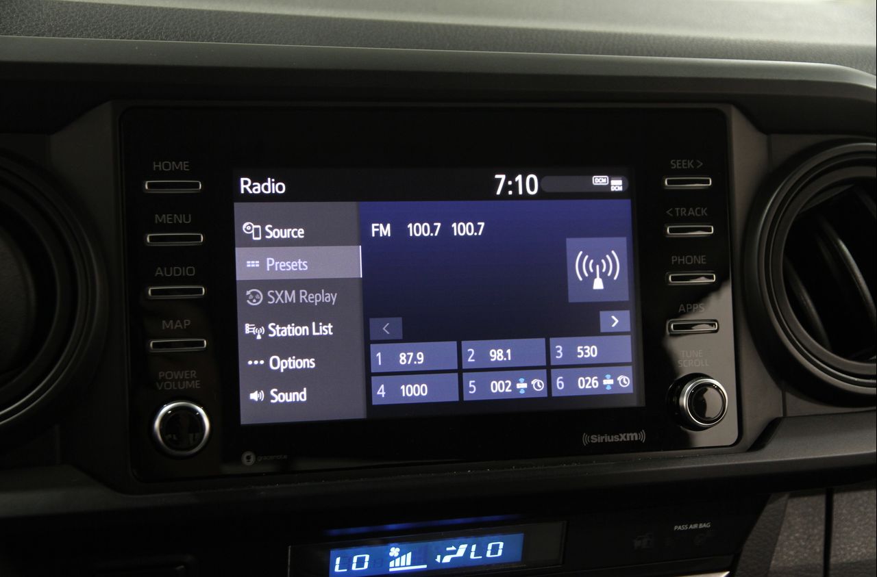 2022 Toyota Tacoma SR V6 photo 12
