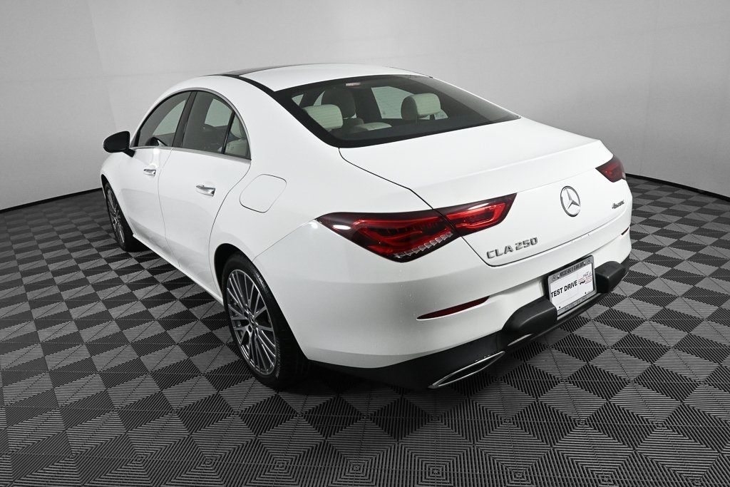 2022 Mercedes Benz CLA 250 4MATIC photo 4