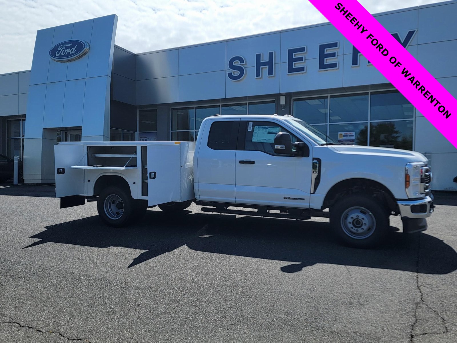 2025 Ford F-350 Super Duty Chassis Cab XL's photo