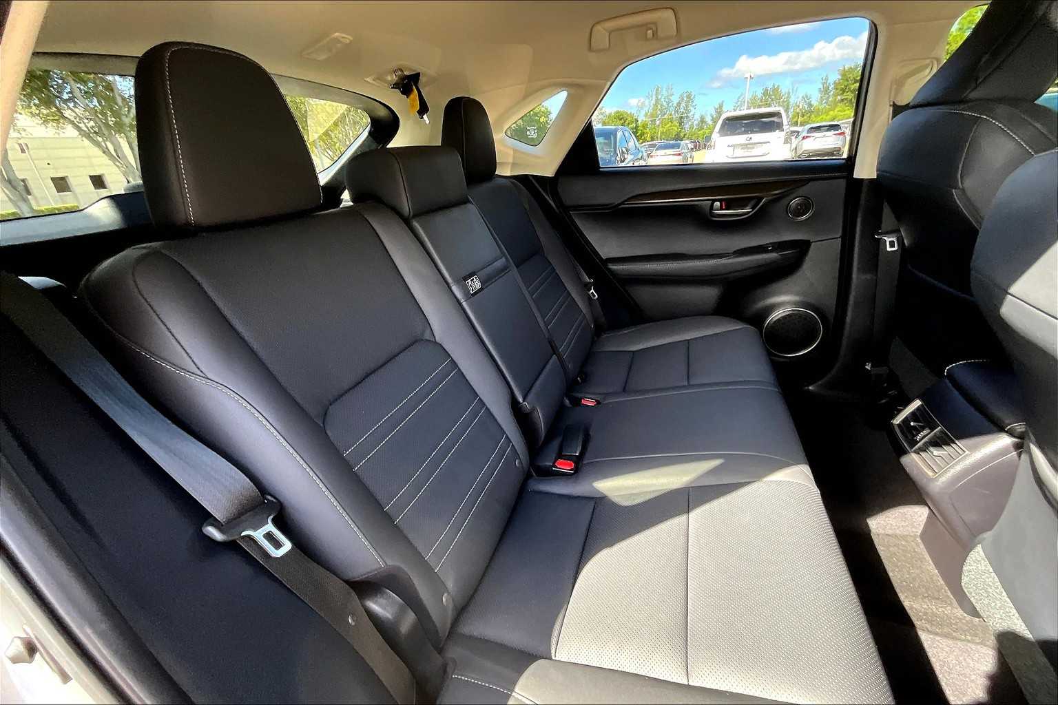2021 Lexus NX 300 photo 18