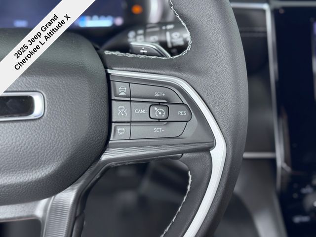 2025 Jeep Grand Cherokee Altitude X photo 32