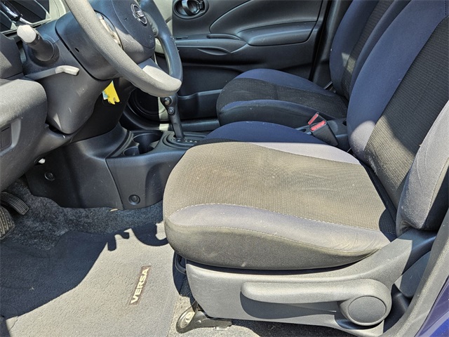 2012 Nissan Versa 1.6 SV photo 4