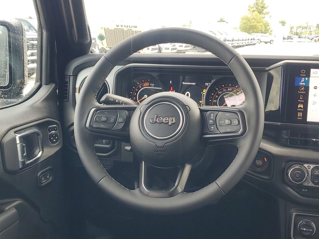 2025 Jeep Wrangler photo 25