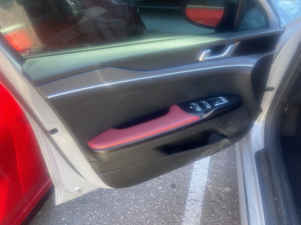 2024 Kia K5 GT-Line photo 11