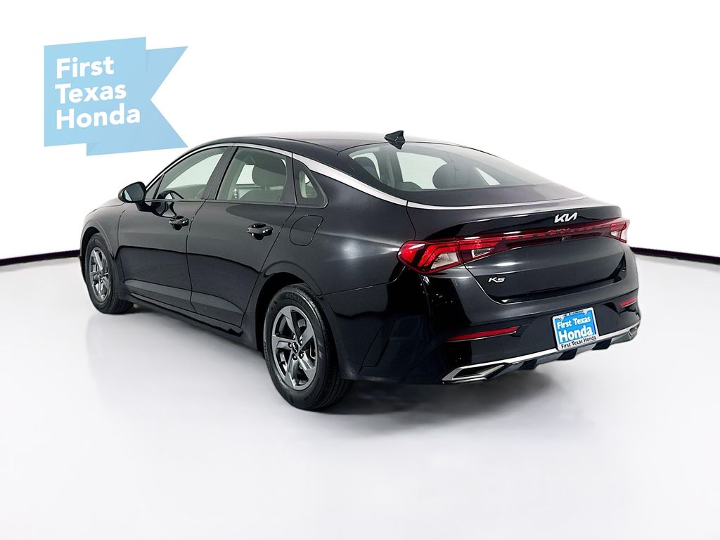 2022 Kia K5 LXS photo 2