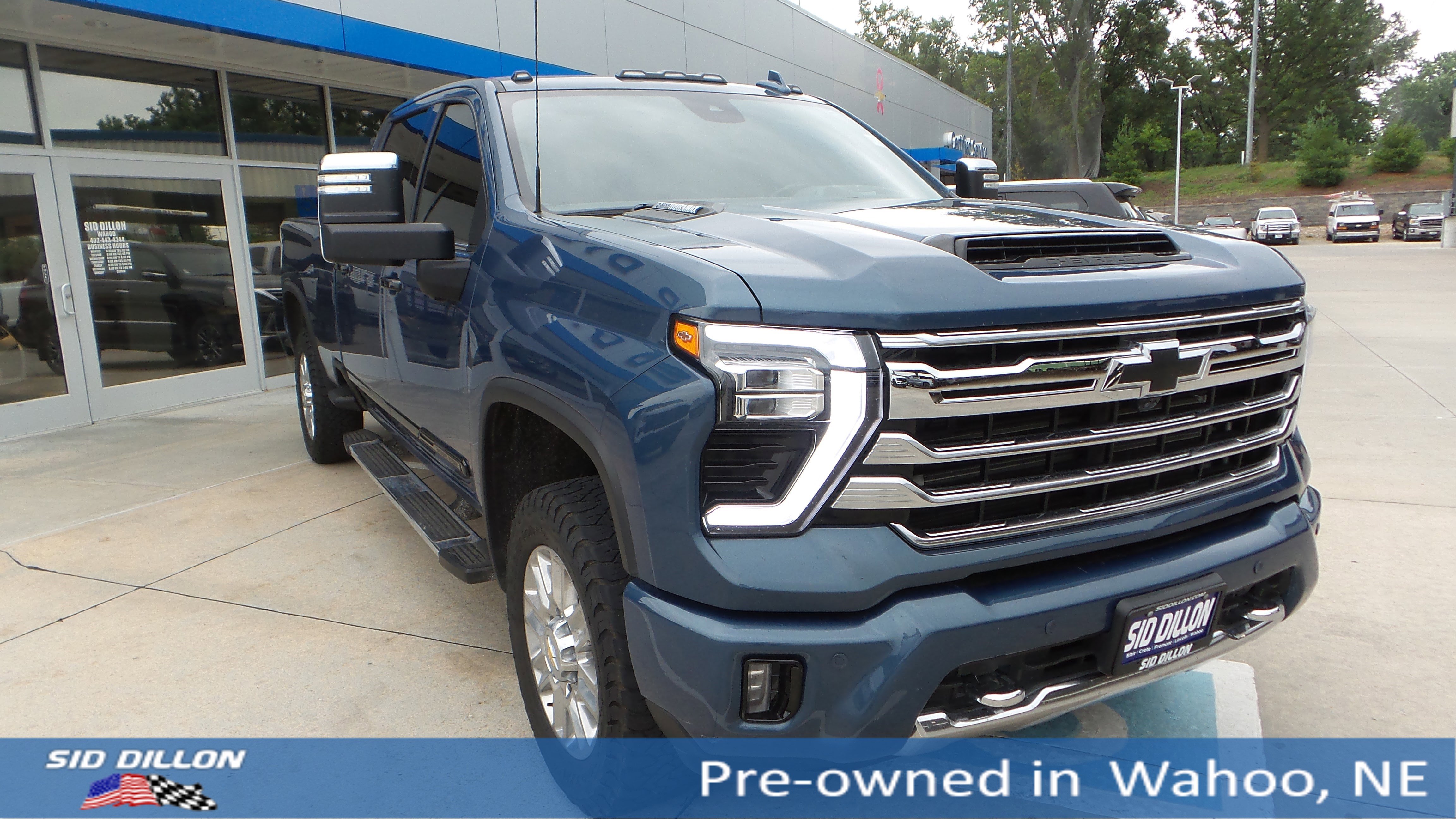 Used 2024 Lakeshore Blue Metallic Chevrolet High Country image 7
