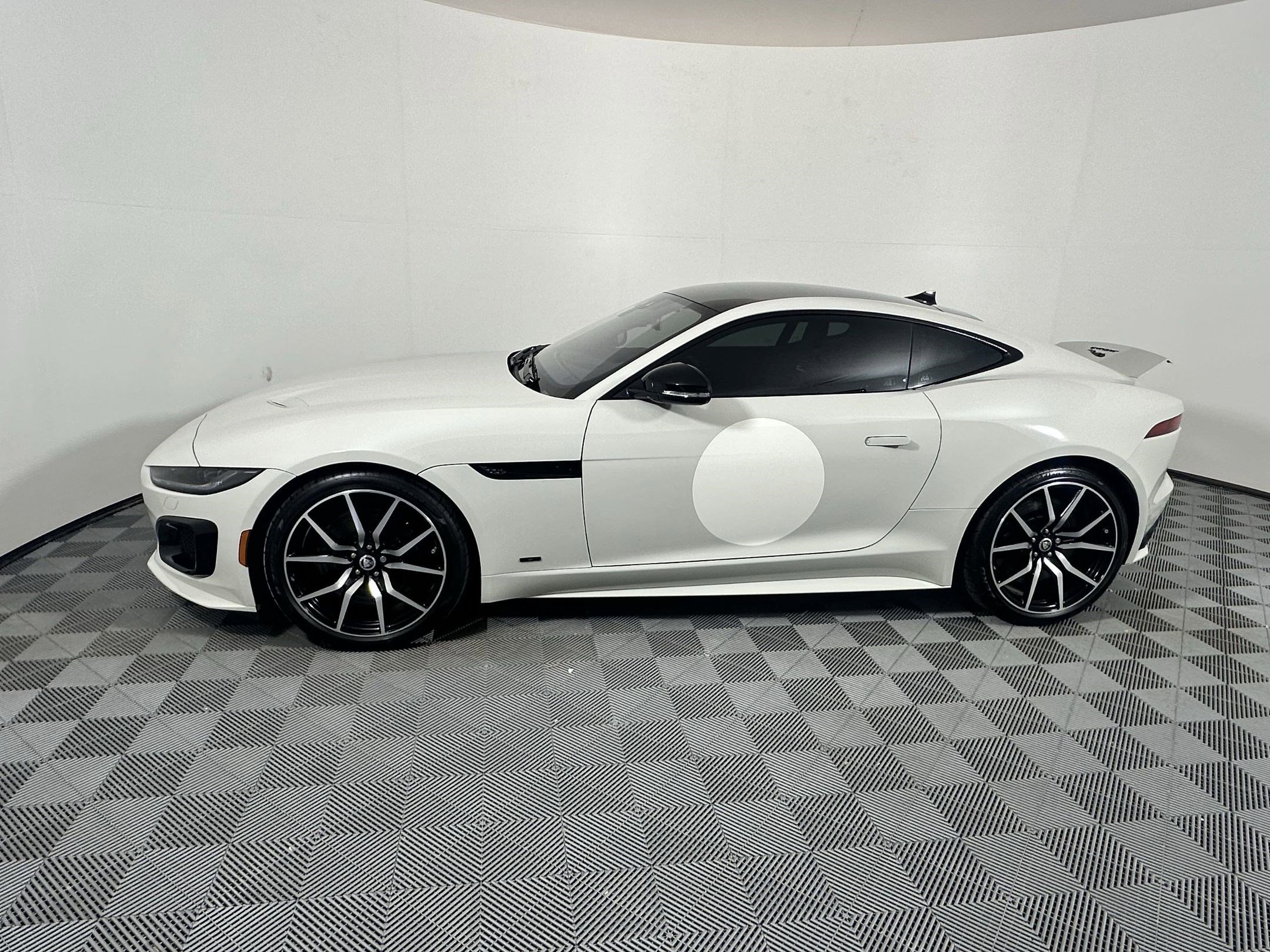 2024 Jaguar F-TYPE P575 R75 photo 2