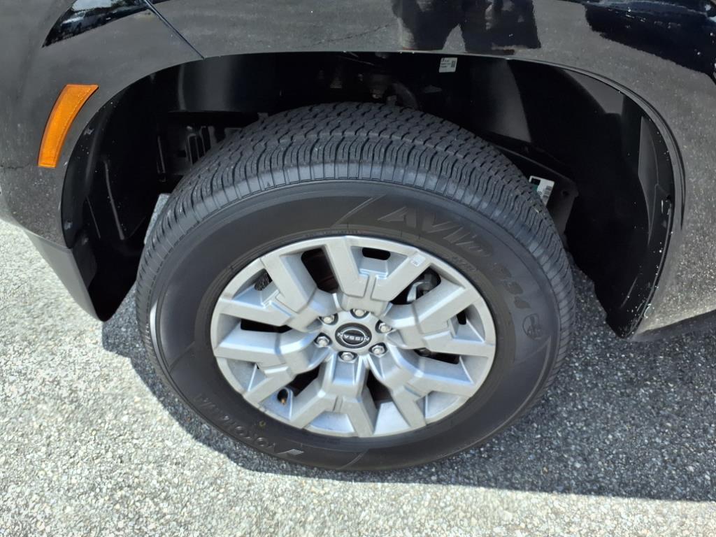 2023 Nissan Frontier SV photo 10