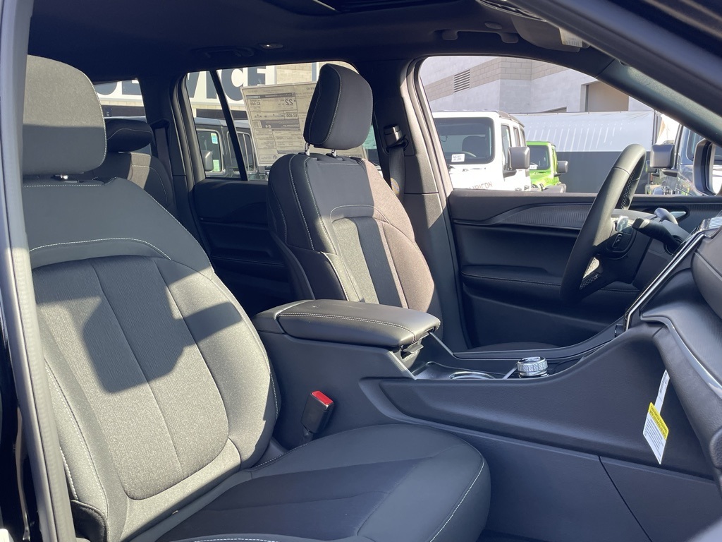 2025 Jeep Grand Cherokee Laredo X photo 19