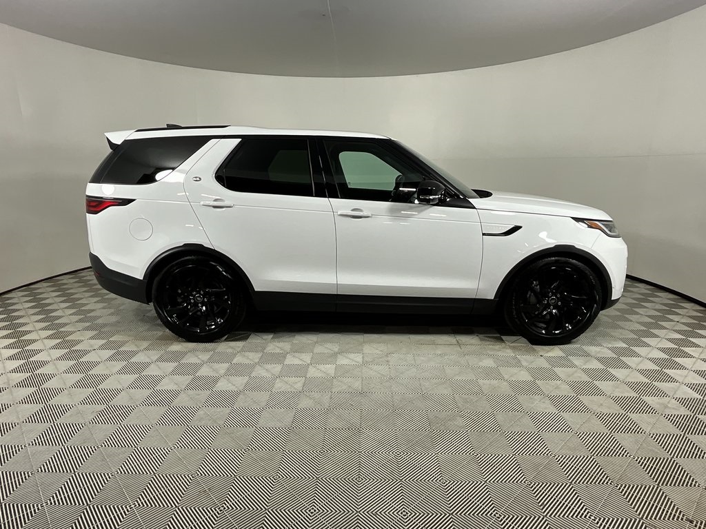 2025 Land Rover Discovery S photo 4