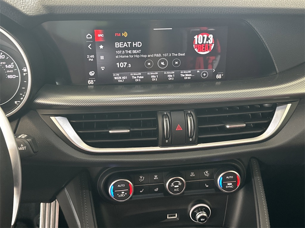 2023 Alfa Romeo Stelvio Ti photo 22