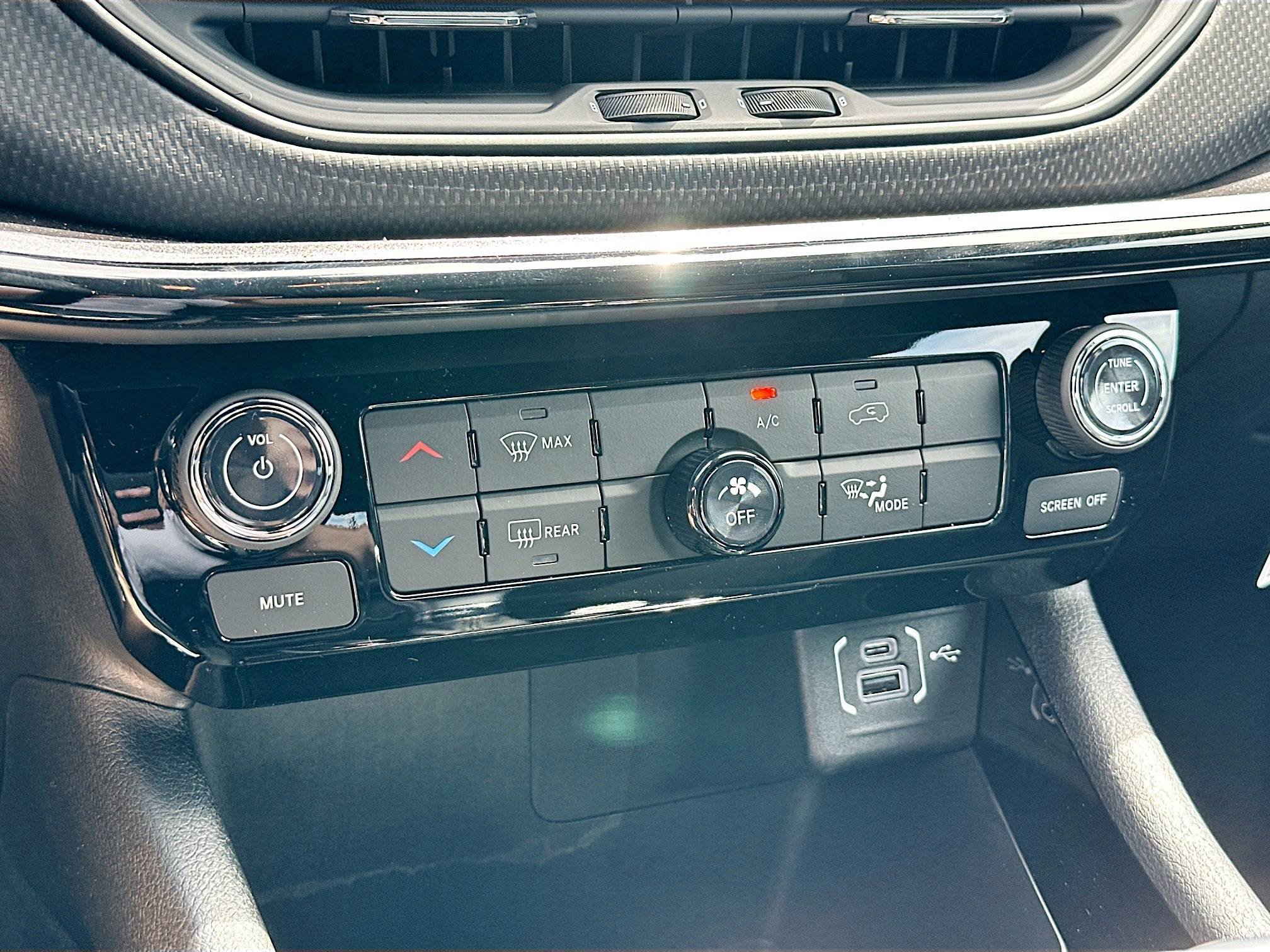 2026 Jeep Compass Latitude Altitude photo 10