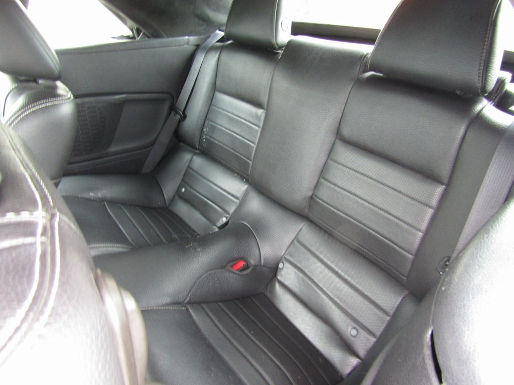2011 Ford Mustang V6 Premium photo 15