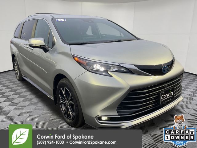 2025 Toyota Sienna Platinum's photo