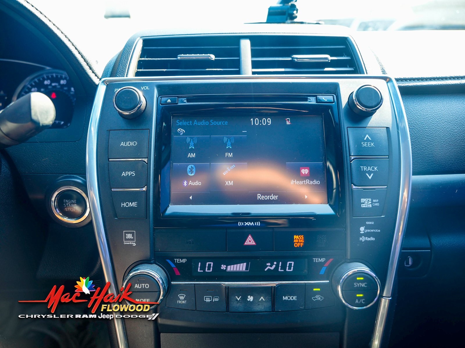 2017 Toyota Camry XLE photo 8