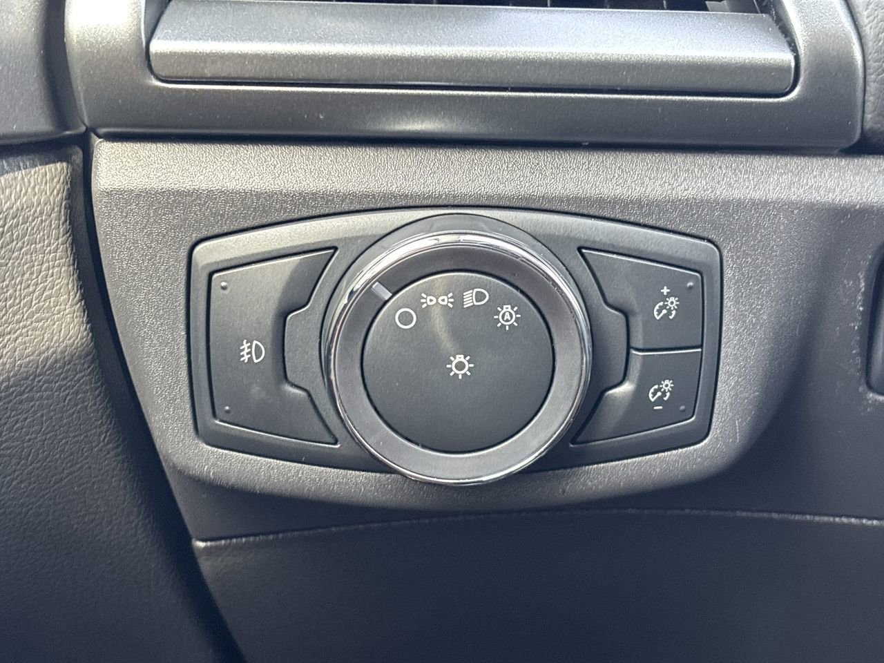 2014 Ford Fusion Titanium photo 24