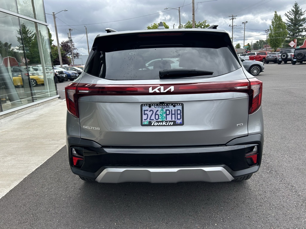 2024 Kia Seltos S photo 5