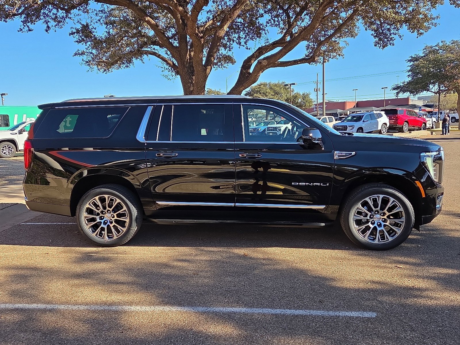 2026 Gmc Yukon XL Denali photo 4