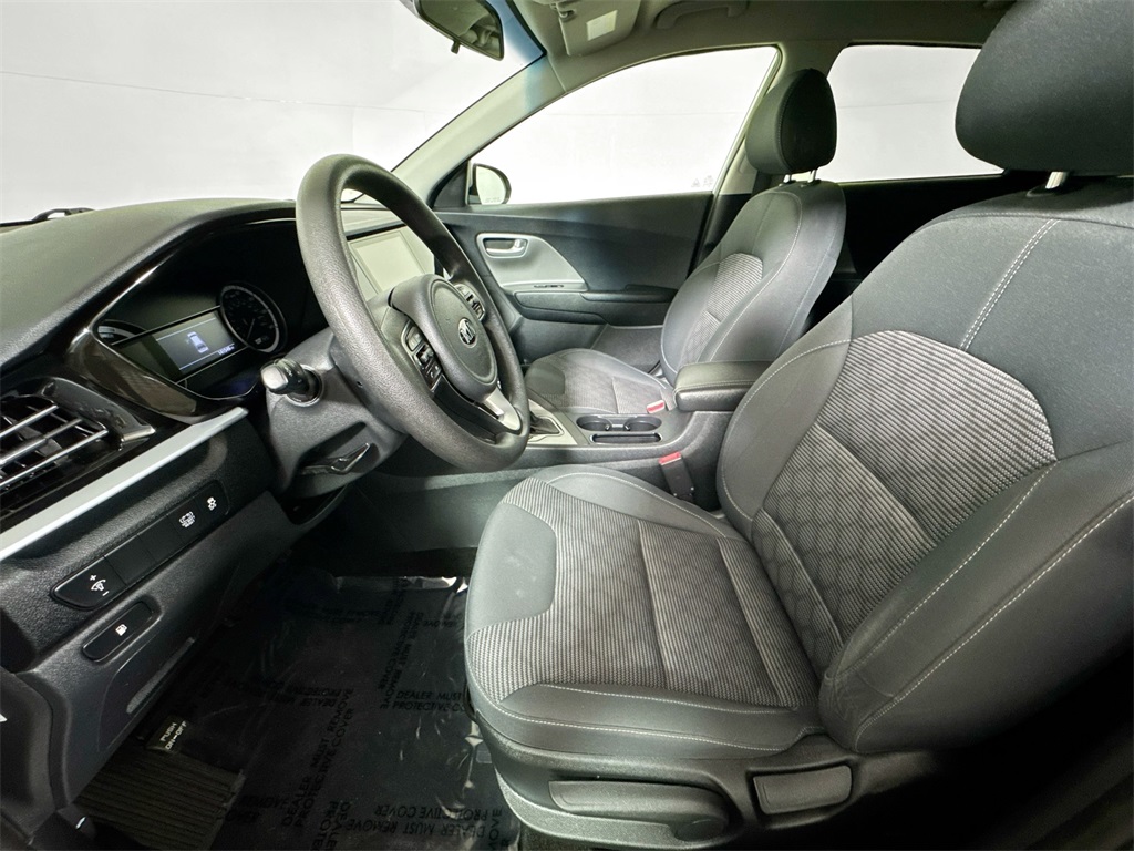 2021 Kia Niro LX photo 6