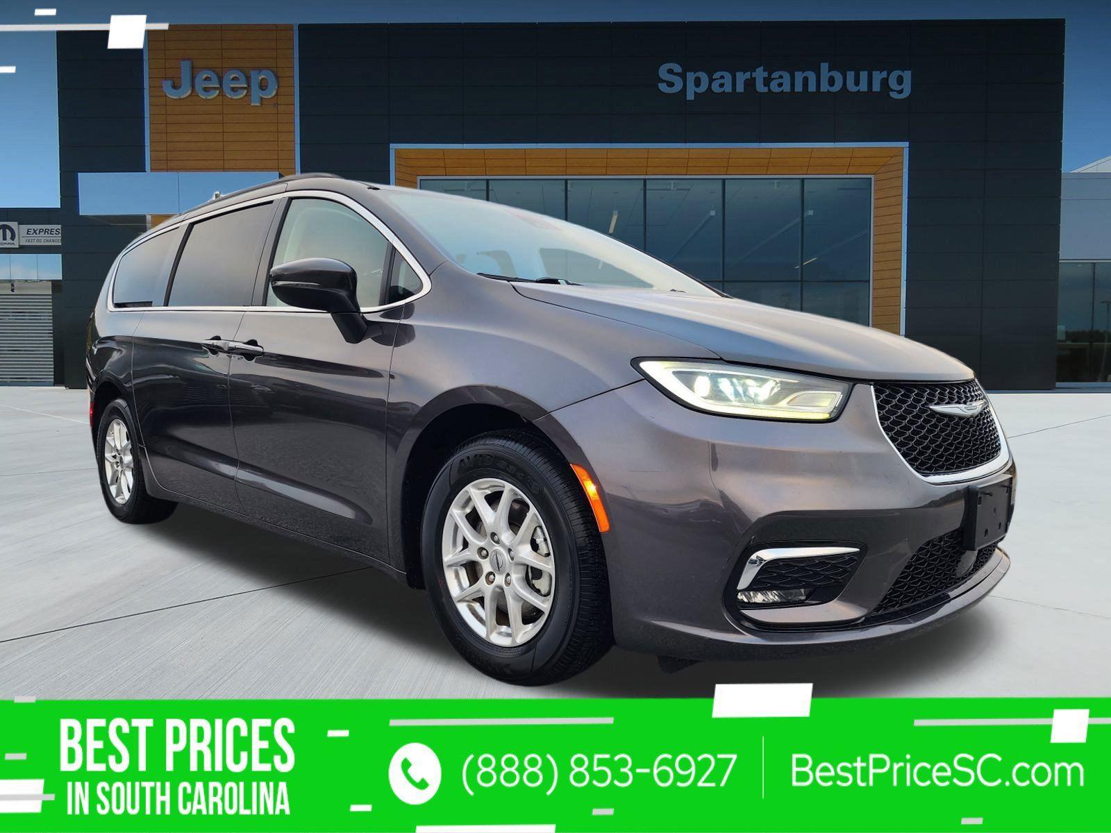 2022 Chrysler Pacifica Touring L's photo