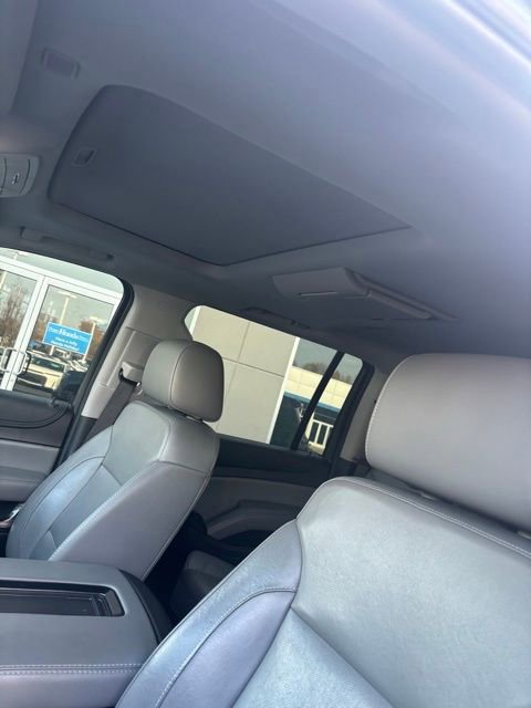 2020 Chevrolet Suburban LT photo 4