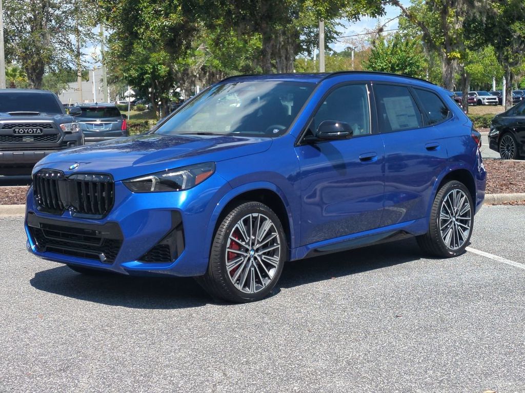 2025 BMW X1 28i's photo