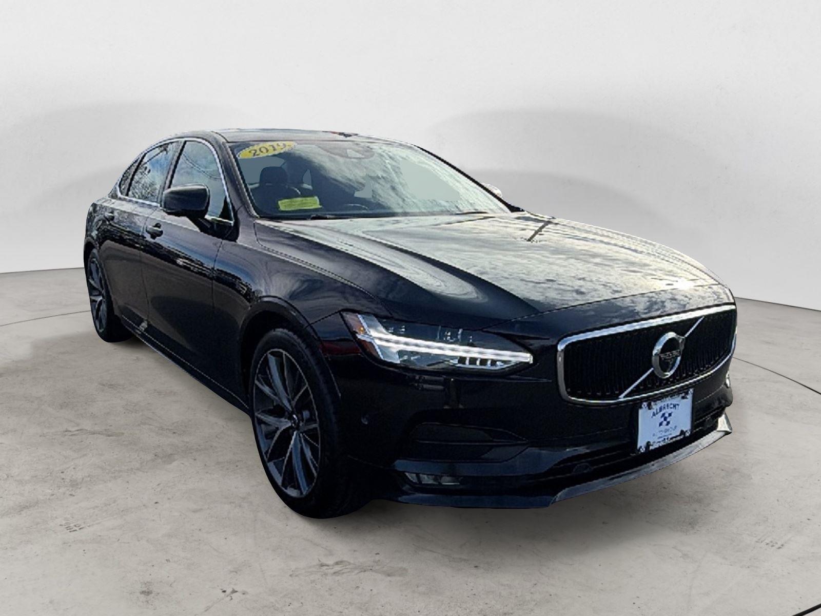 2019 Volvo S90 Momentum's photo