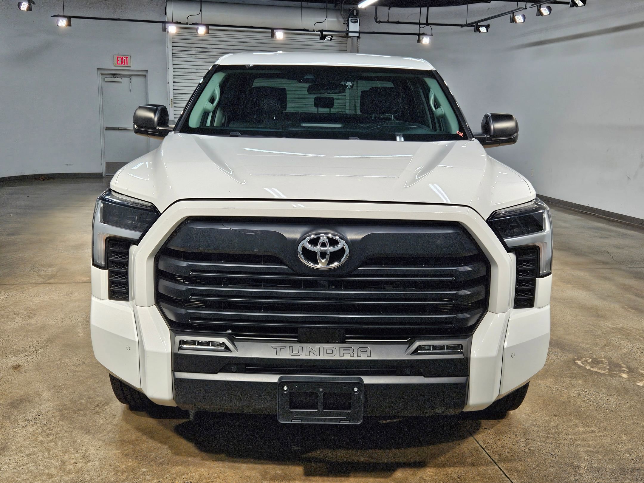 Used 2022 Toyota Tundra SR5 with VIN 5TFLA5BC5NX001884 for sale in Little Rock