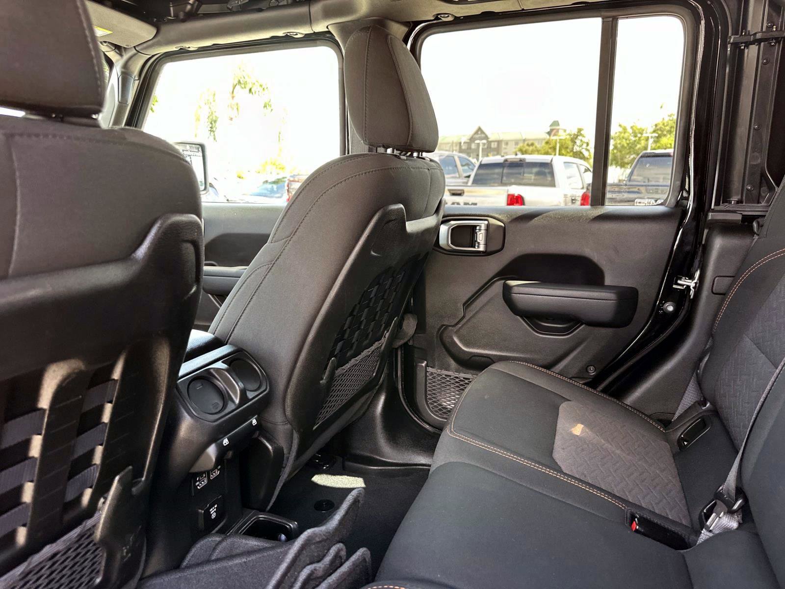 2022 Jeep Gladiator Mojave photo 13