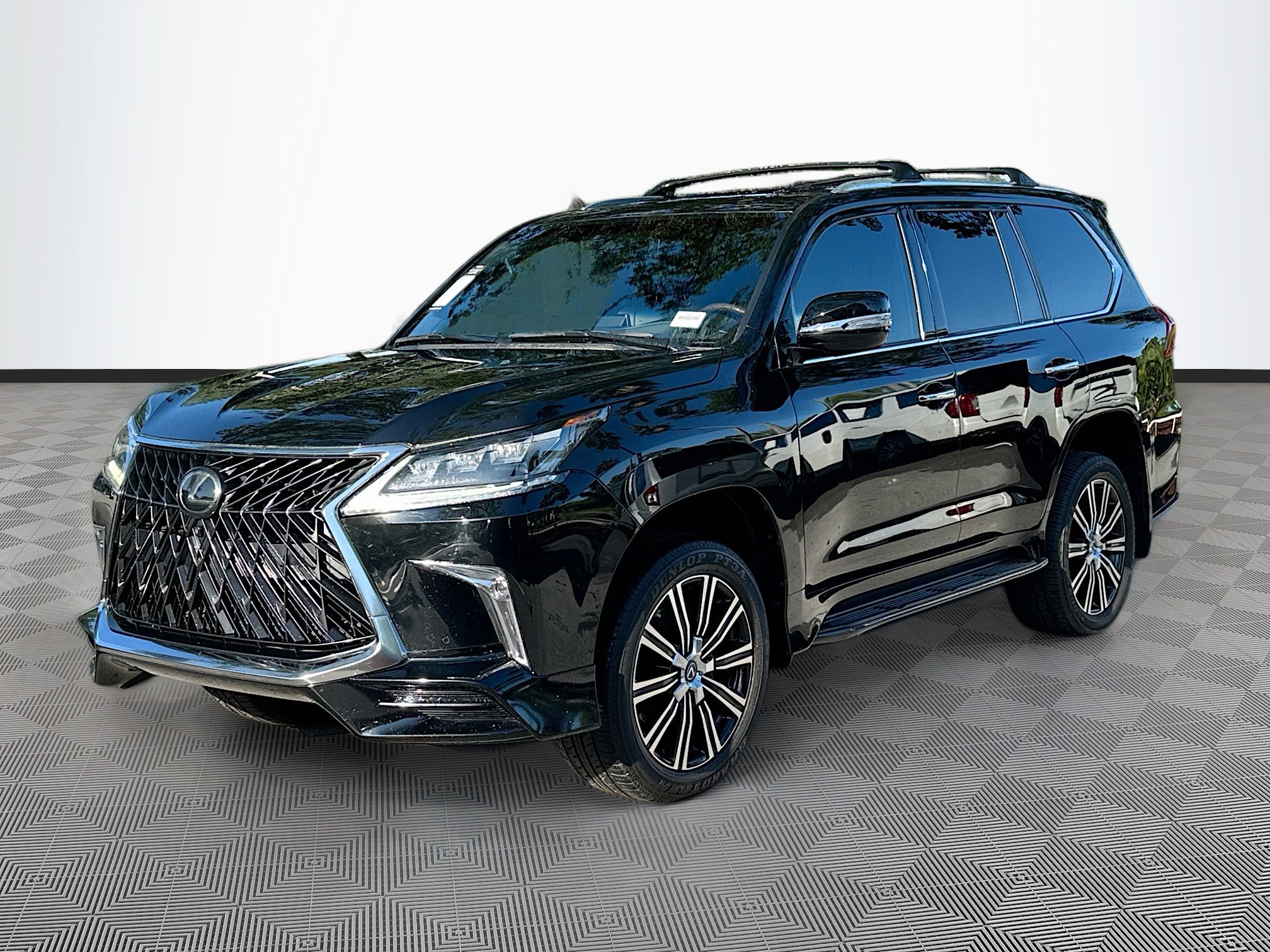 2020 Lexus LX 570 photo 3