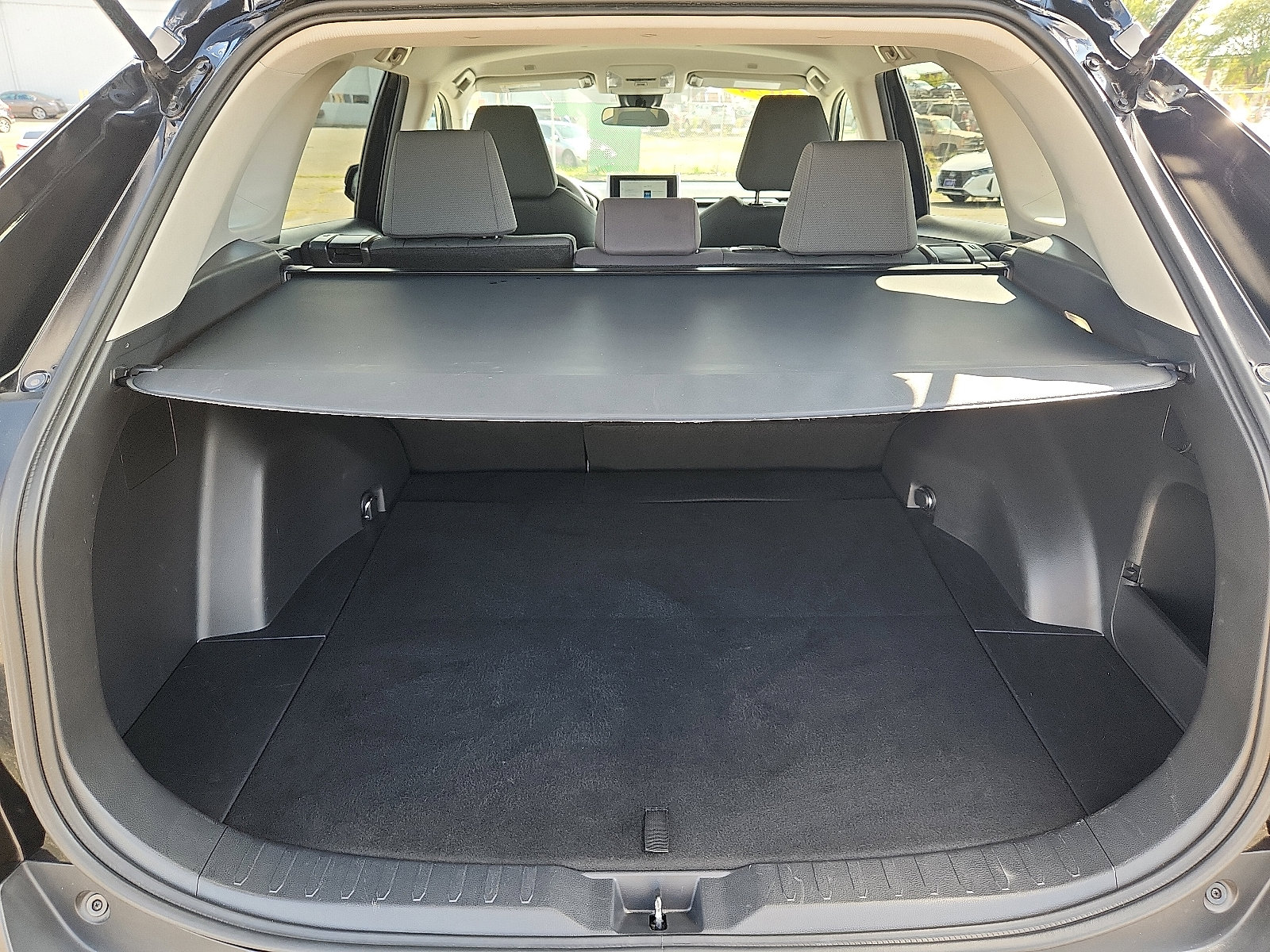 2024 Toyota RAV4 XLE photo 27