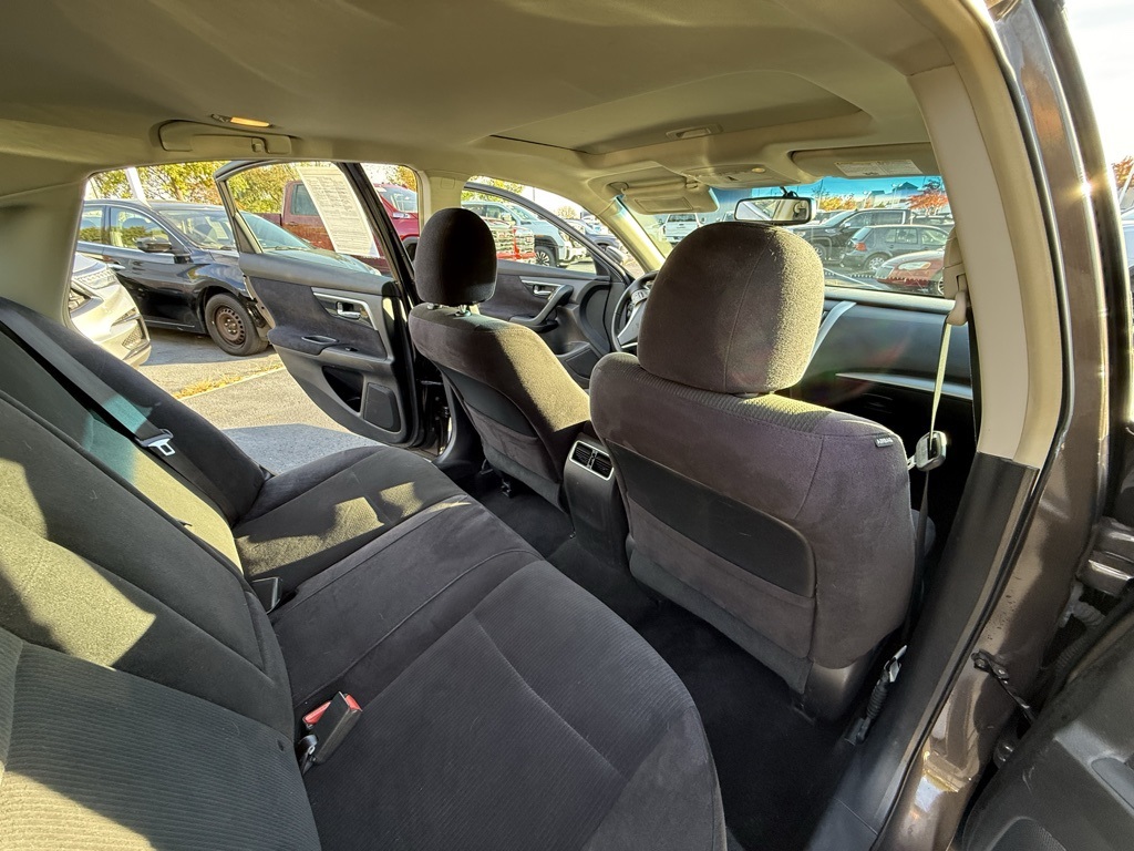 2013 Nissan Altima 3.5 SV photo 4
