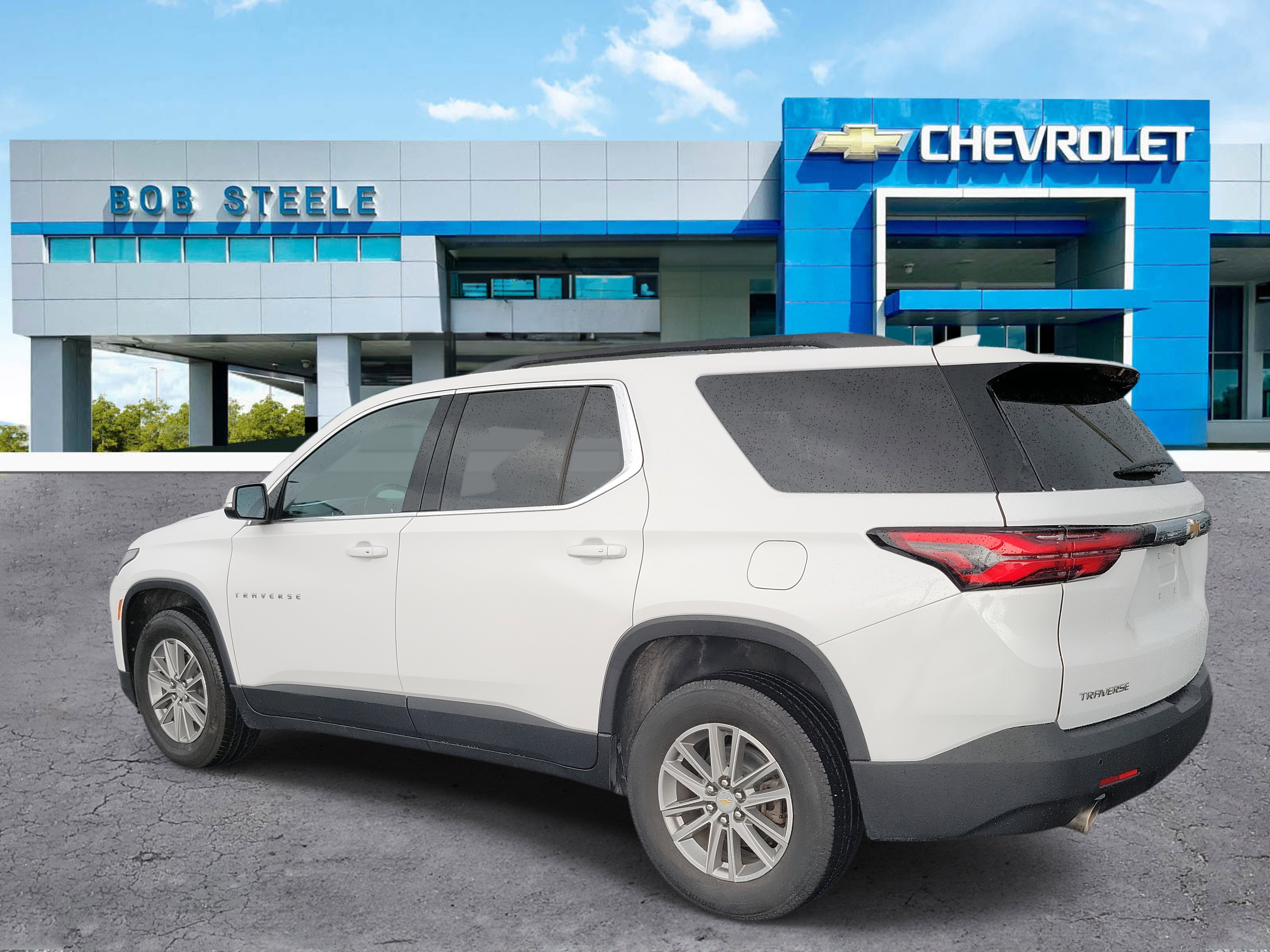2022 Chevrolet Traverse photo 2