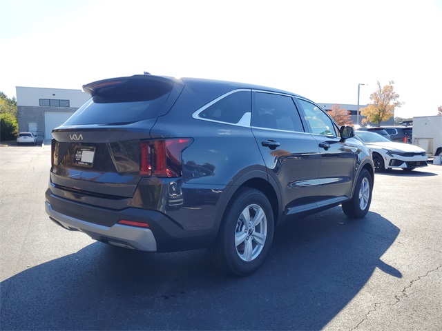 2026 Kia Sorento LX photo 3