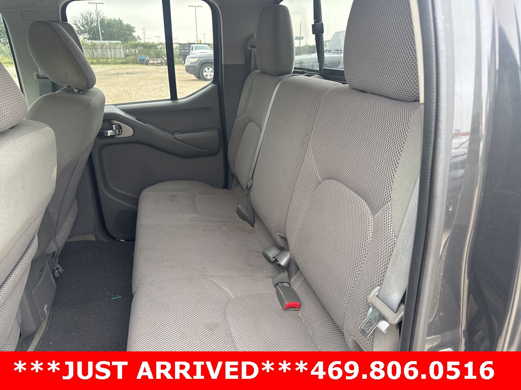 2015 Nissan Frontier SV photo 10