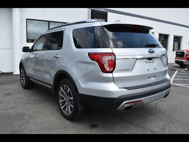 2017 Ford Explorer Platinum photo 9
