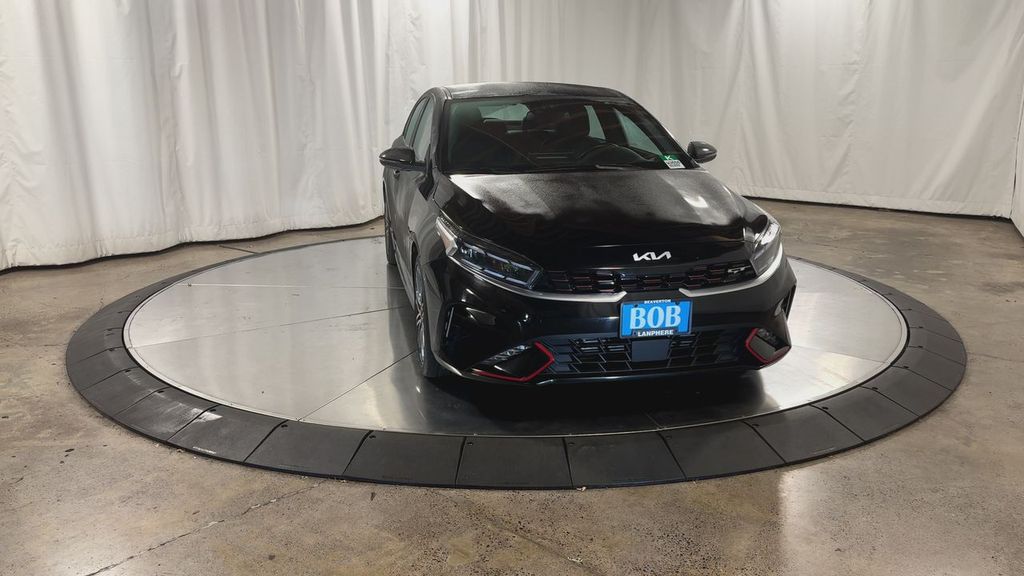 2023 Kia Forte GT photo 3