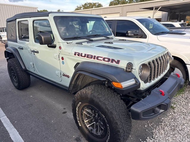 2024 Jeep Wrangler 4-Door Rubicon's photo