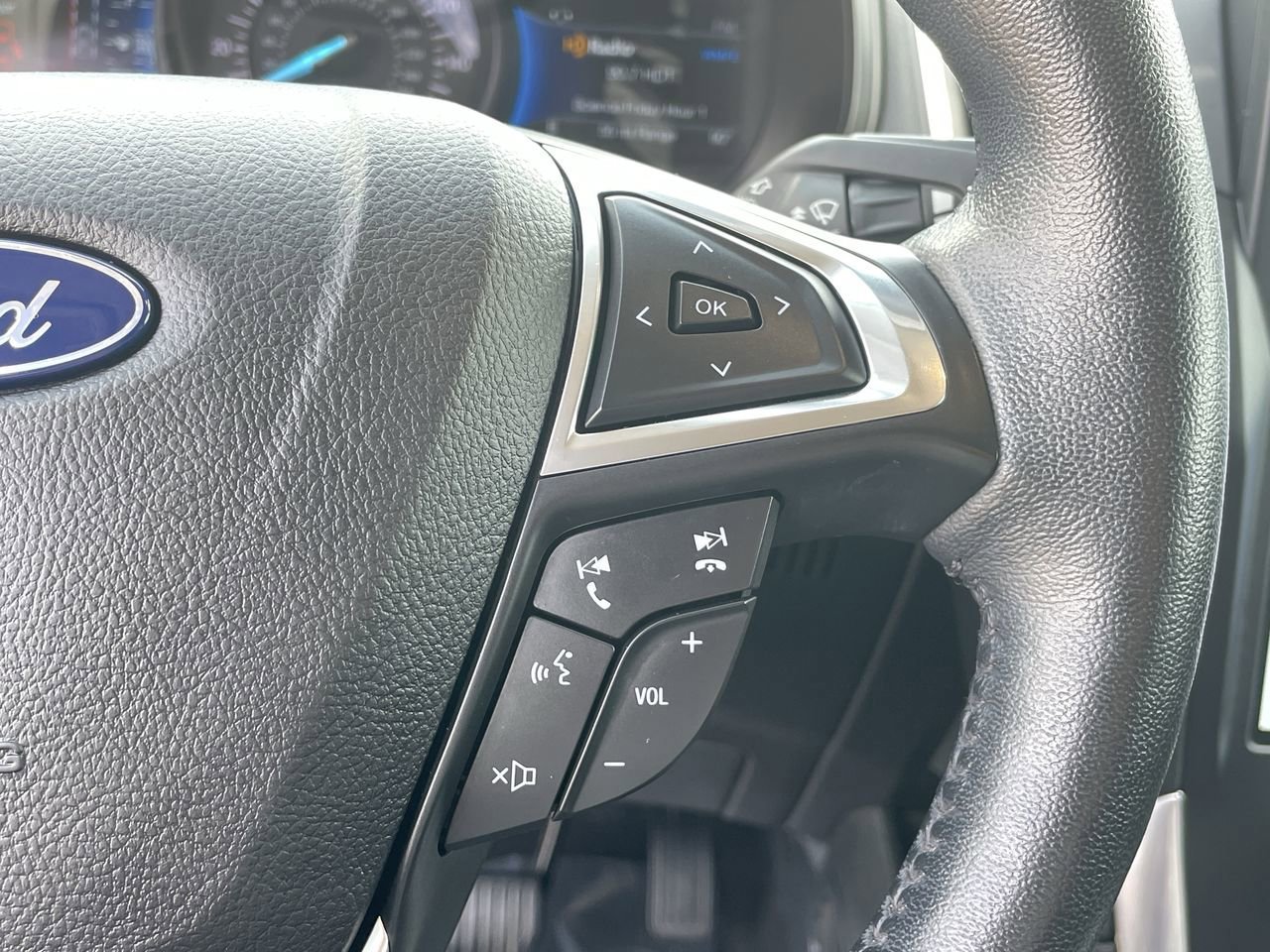 2022 Ford Edge Titanium photo 27