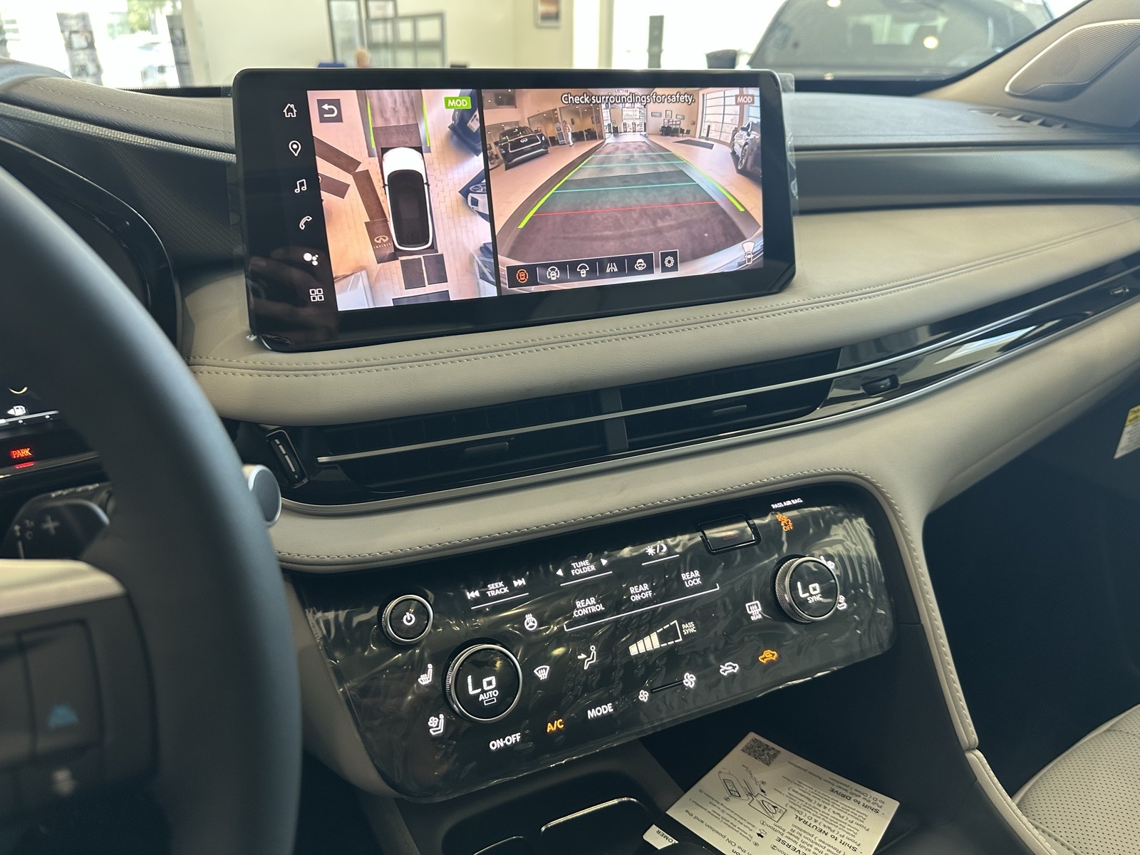 2026 Infiniti QX60 Luxe photo 20