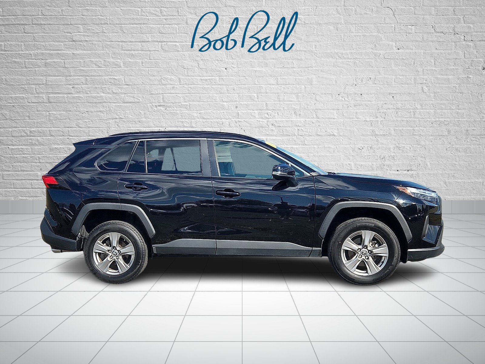 2024 Toyota RAV4 XLE photo 7