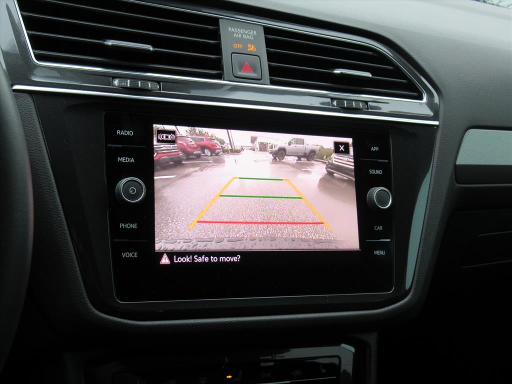 2022 Volkswagen Tiguan SE photo 19