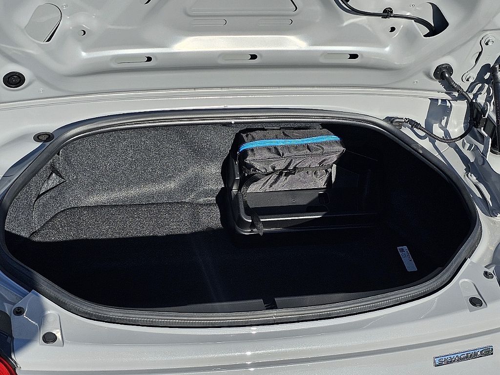 2025 Mazda MX-5 Miata Miata RF Grand Touring photo 8