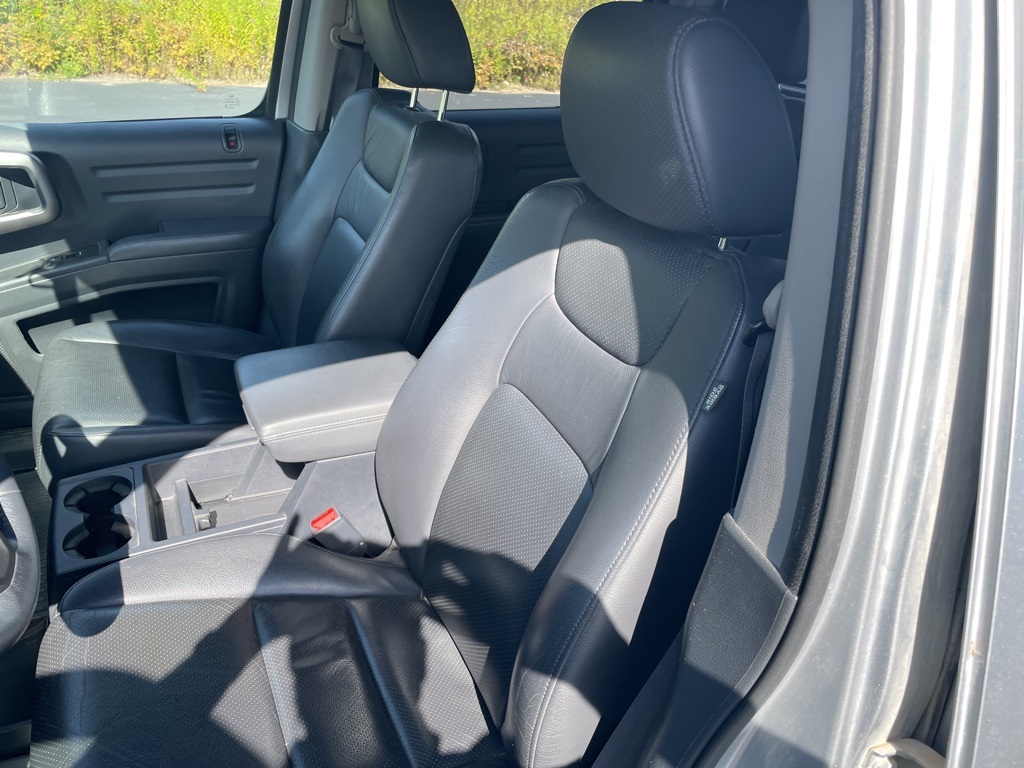 2014 Honda Ridgeline SE photo 9